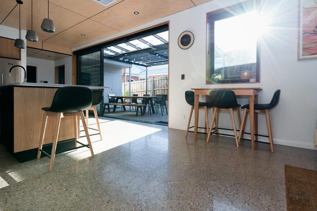 Balfour Wifi & Parking Holiday home Launceston